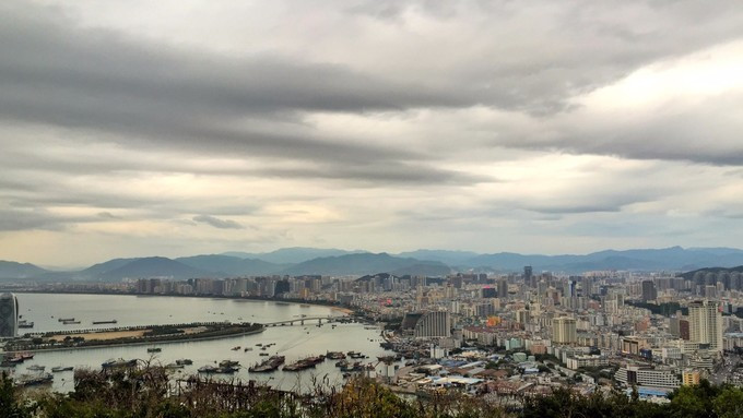 拥抱那片大海,拥抱这片海