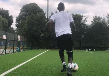 十大足球技巧过人动作,30秒掌握10种足球基本功