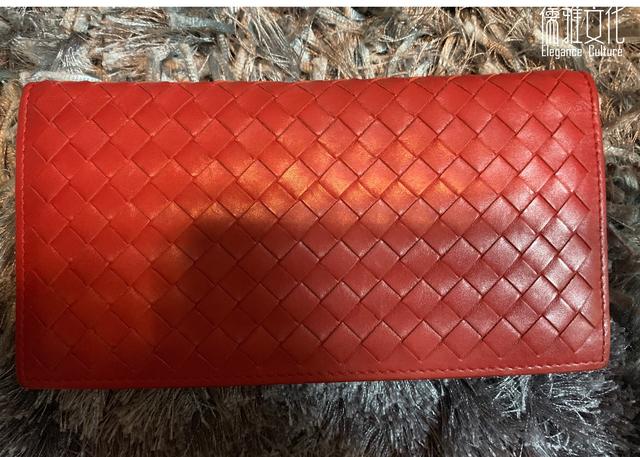 「EDC」电台女主播的EDC，难得一见的电子产品装备大全