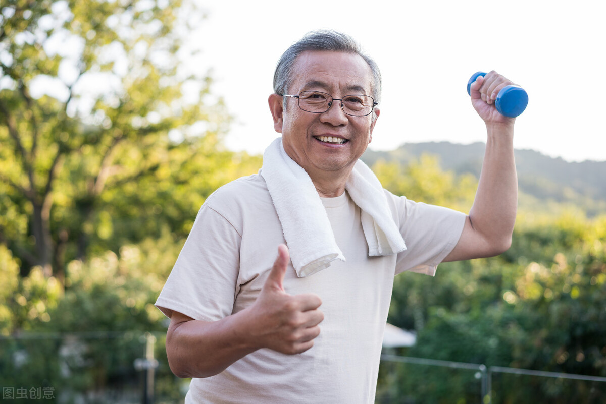 老中医传的一个健身动作,87岁老中医分享健身高招