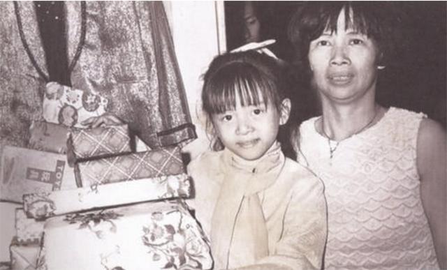 梅艳芳一生被母亲拖累,梅艳芳生前与家人的关系