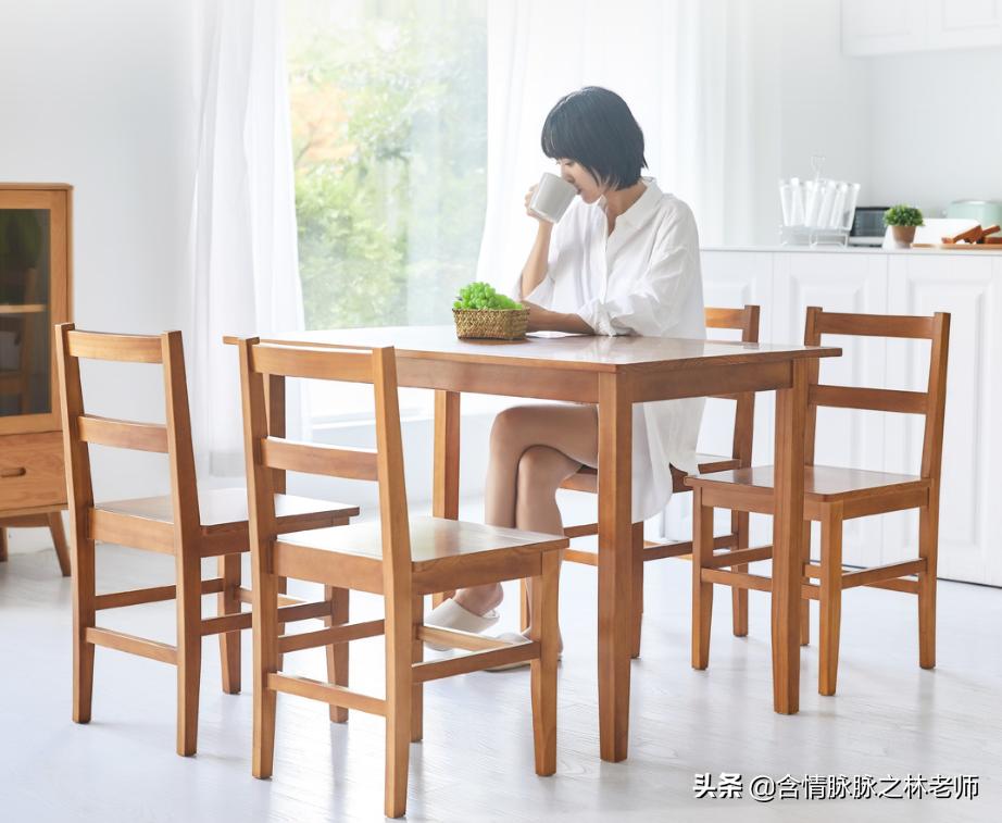 最新款式餐桌家用,实用实木餐桌款式推荐