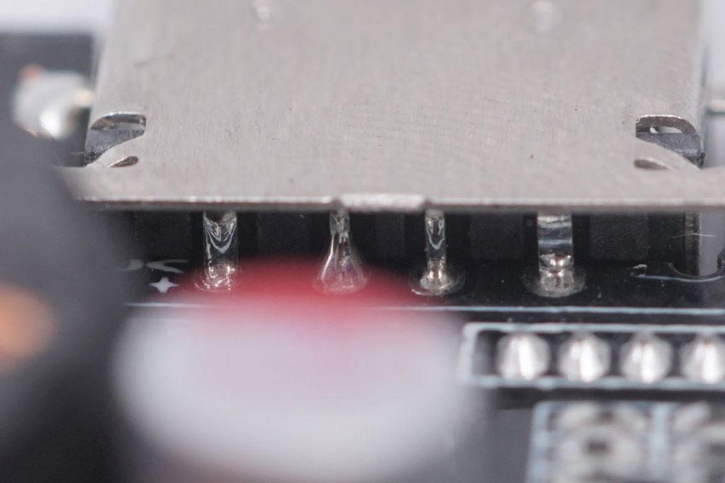 巨能移动电源拆解,绿巨能移动电源评测