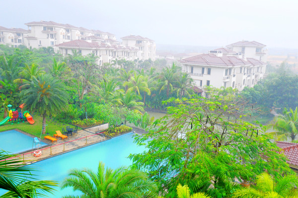 幸亏我来了再不来素材就没了,海南月亮湾的夜晚