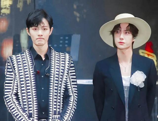 南唱泰见神奇影子，“冰冷的恨意”喜添新成员，粉丝：蓝大又是你