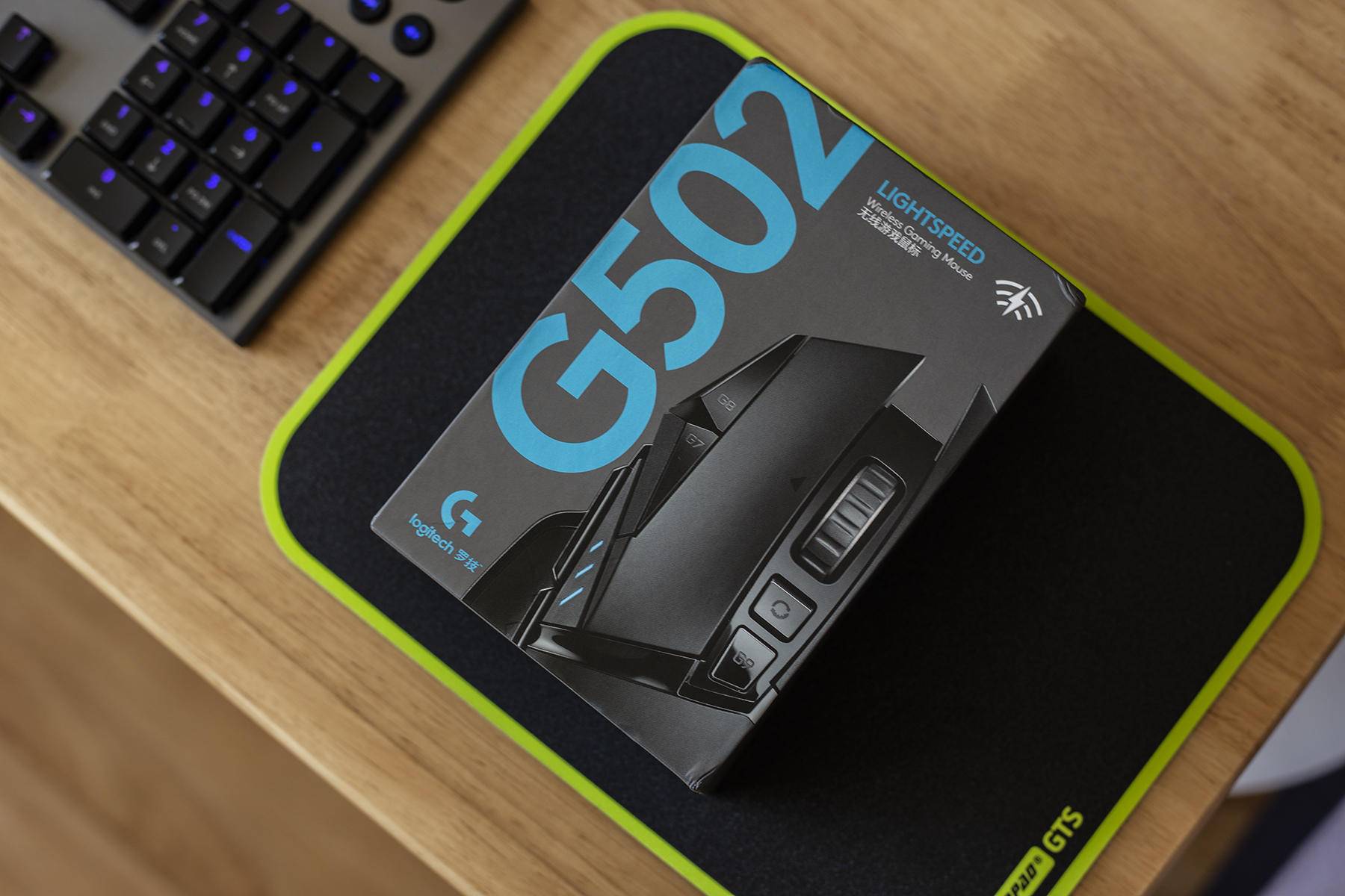 鼠标推荐罗技g502测评,血手幽灵鼠标es52pro对比罗技g502