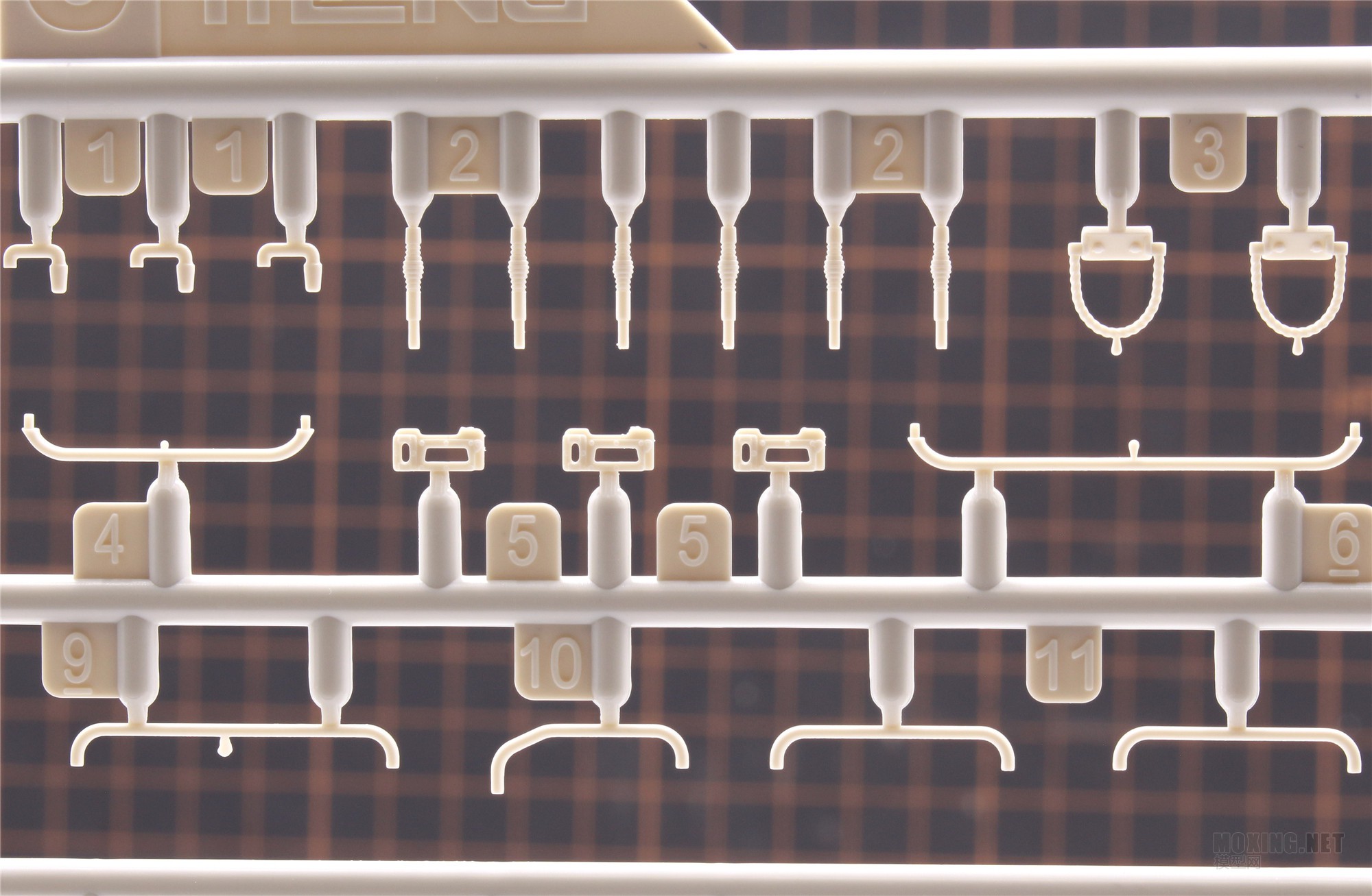 MENG,SS-018-1/35以色列“雌虎”重型装甲运输车-简介与开盒