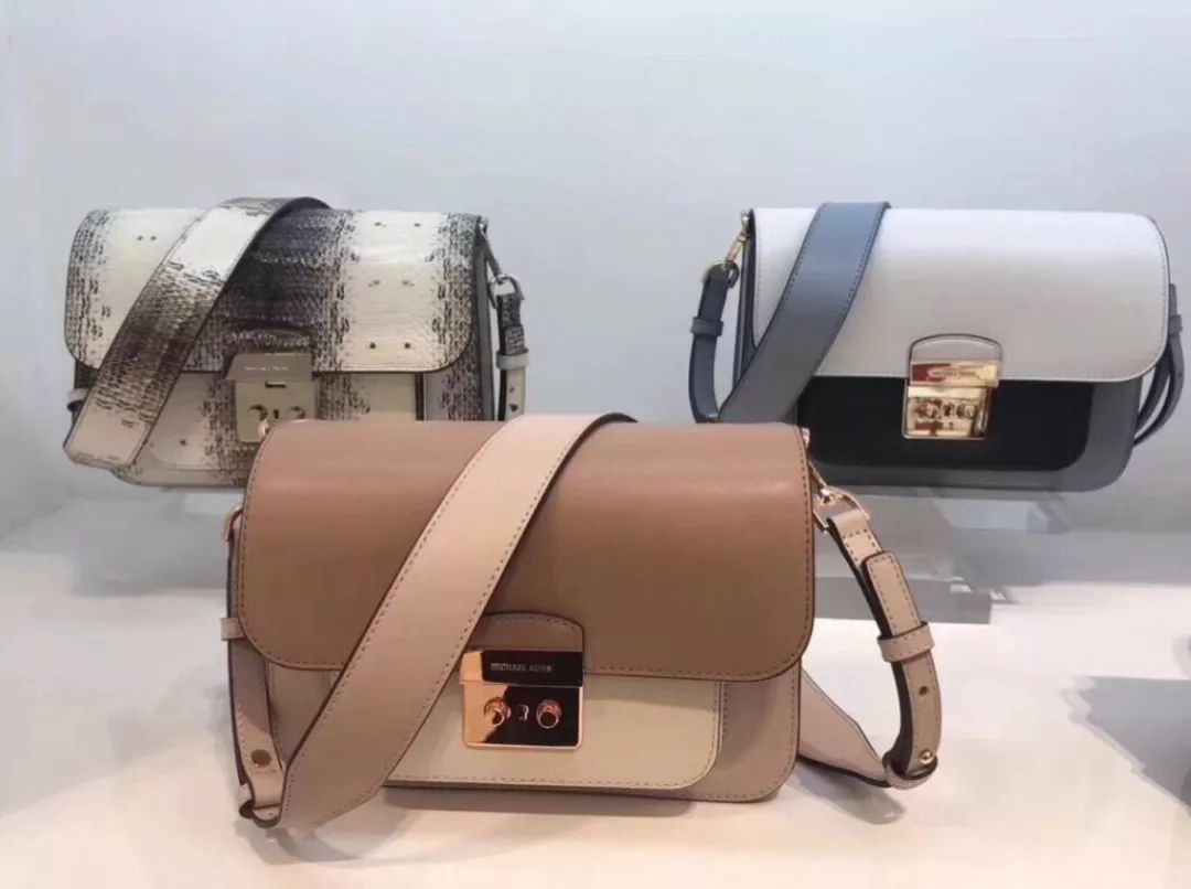 大幂幂同款包包小香风,听说包可以治百病所以买了个包