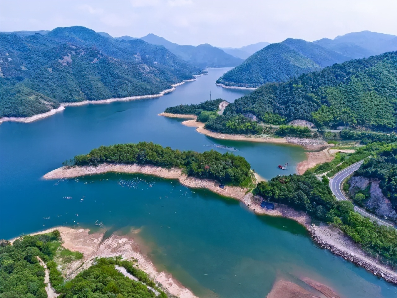 安吉的竹海村落,安吉竹海附近的村子