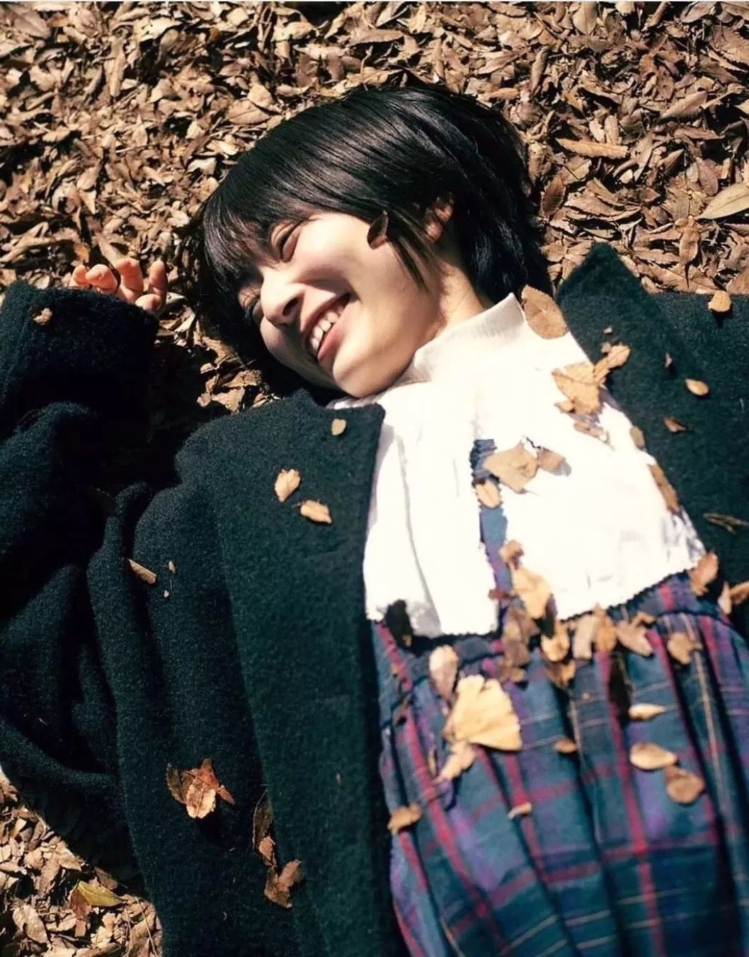 吴谨言模仿baby白头发,吴谨言与angelababy对比