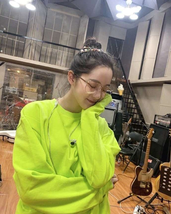 欧阳娜娜会买的平价品牌,欧阳娜娜nana平价穿搭