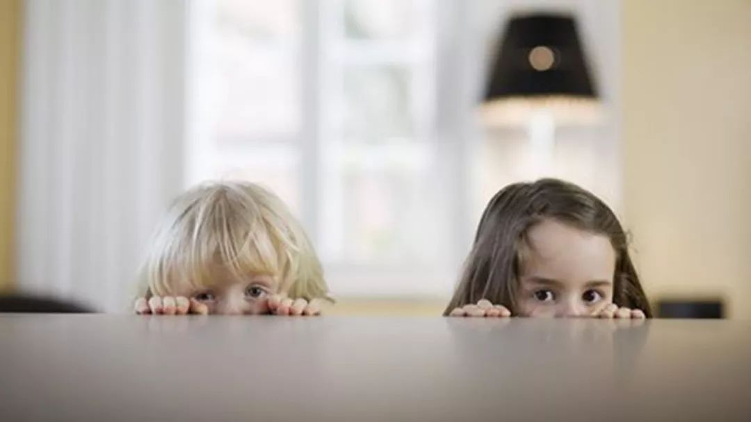 青春期女孩嫌自己丑家长怎么做,女孩子被说丑怎么办