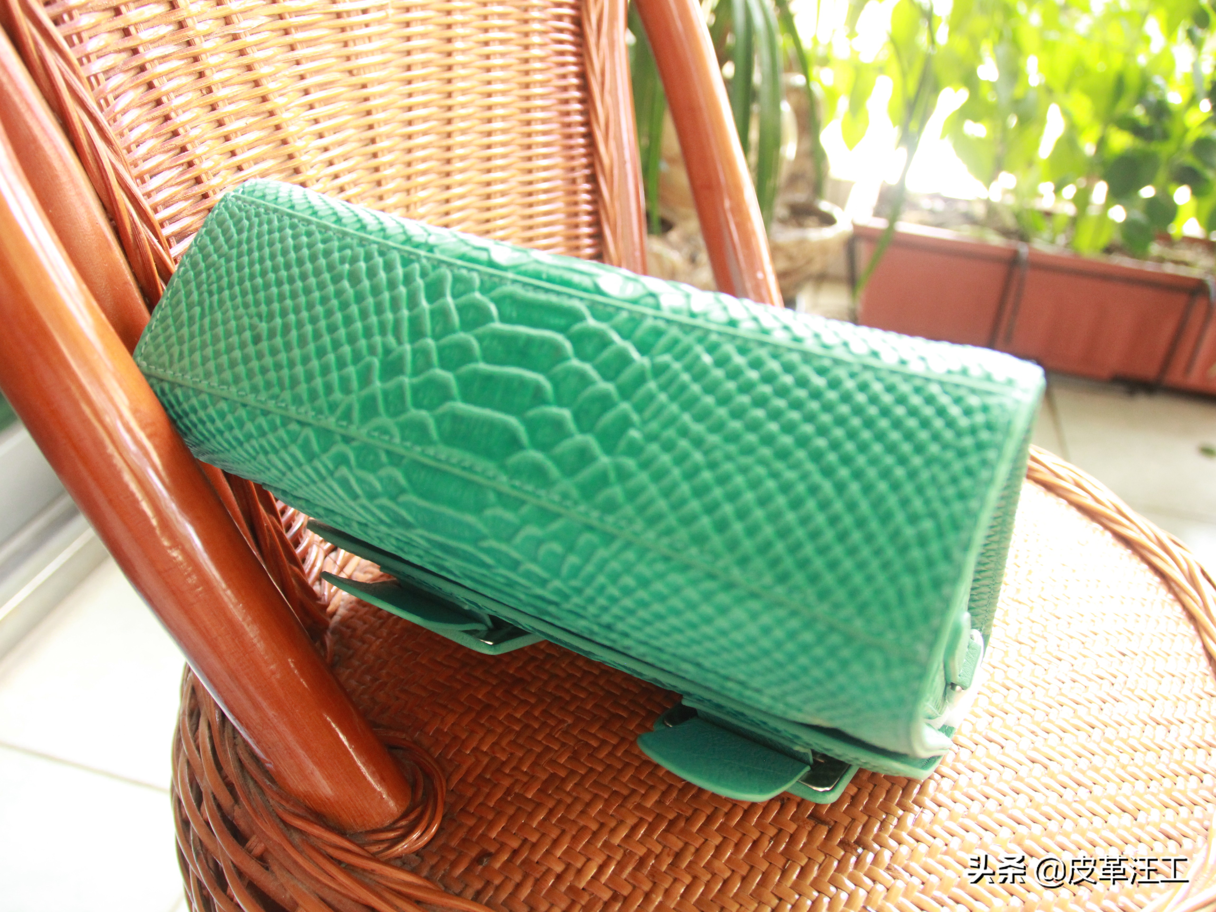 官方正品牛皮女包秋冬百搭款,各种蛇纹真皮气质女包