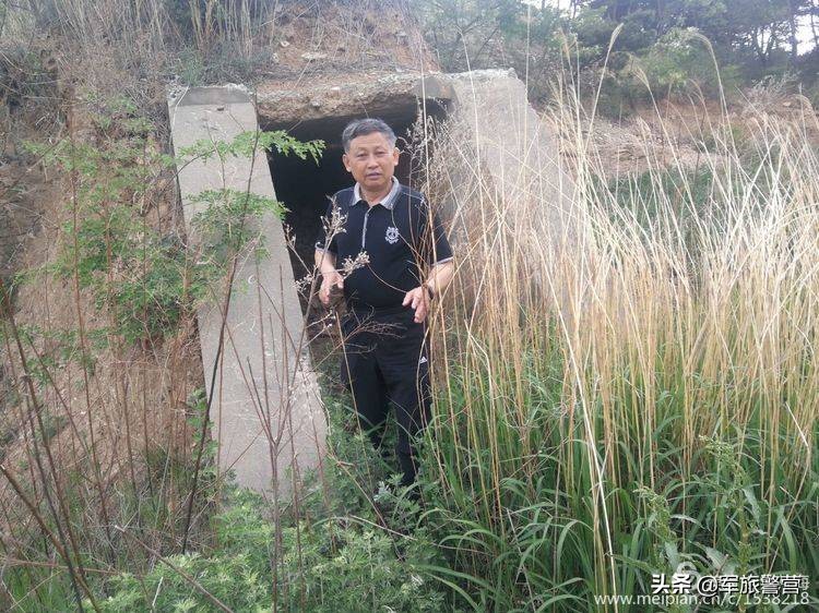 时隔多年老连长带老兵回归军营,三位老战友回忆当年军旅