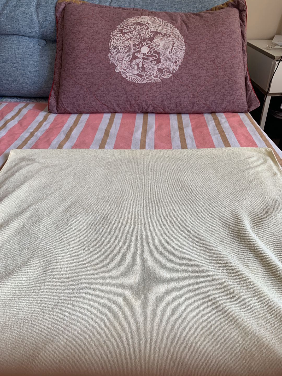 夜里解锁了奇怪的姿势！在家突发痔疮，拍照给医生咨询的尴尬流程