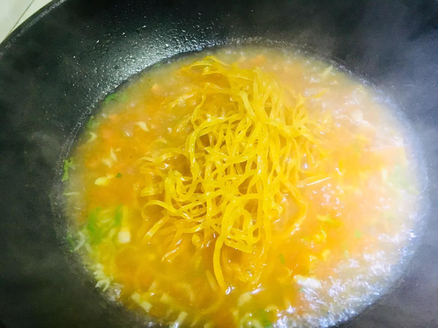 四岁的娃娃过份挑食，妈妈用这个办法来解决