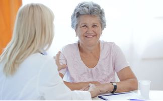 我今年57岁外阴瘙痒用什么药,外阴瘙痒分泌物检查正常怎么回事