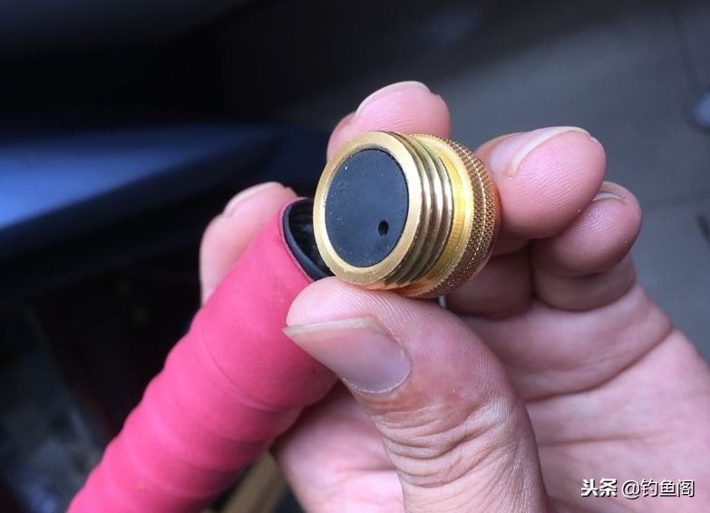 杂牌鱼竿能钓多大鱼,多少钱的鱼竿能钓大鱼