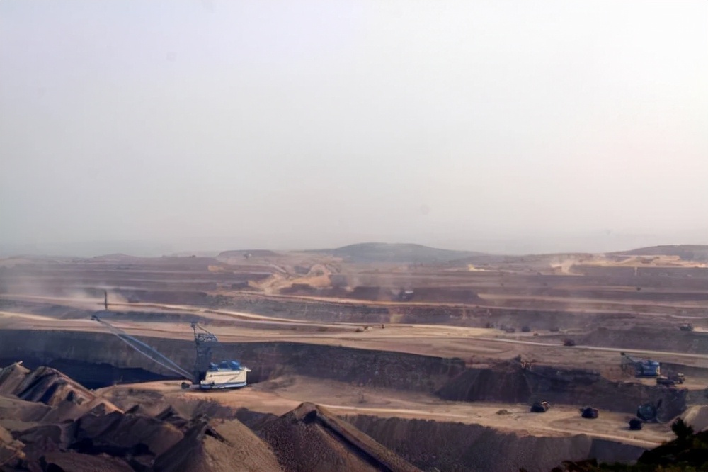 中国西北发现的宝藏,中国西北发现巨矿