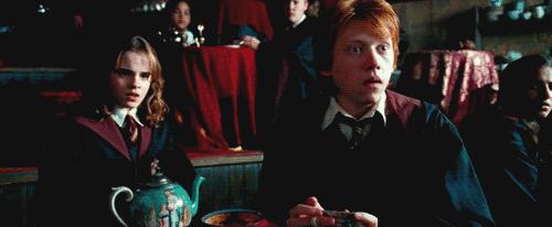 发霉变红的甘蔗能吃吗,霉变红心甘蔗不要吃