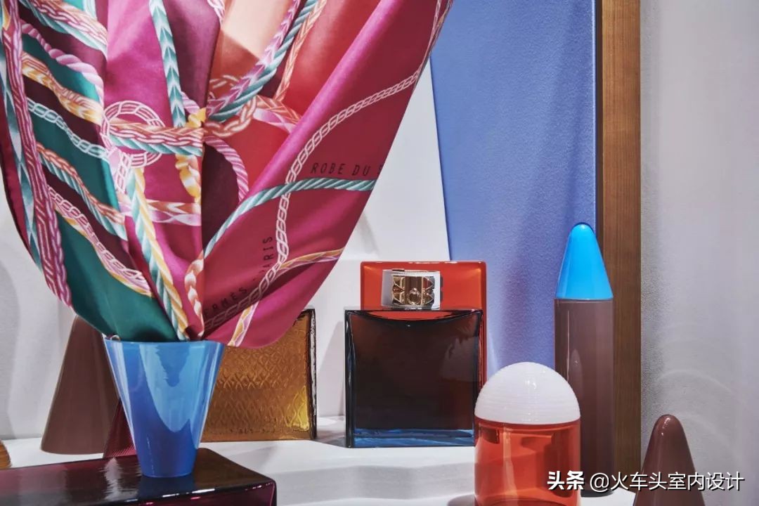 爱马仕2023橱窗设计最新款,爱马仕2022橱窗设计效果图