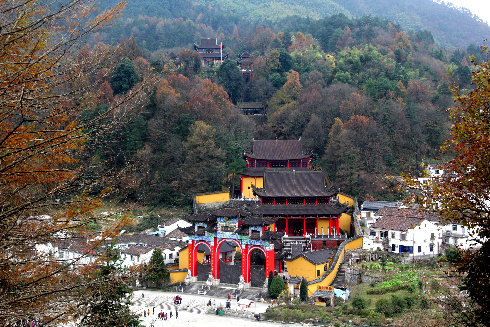 九华山在哪？大部分人不知道，这个小城是否要改为“九华山市