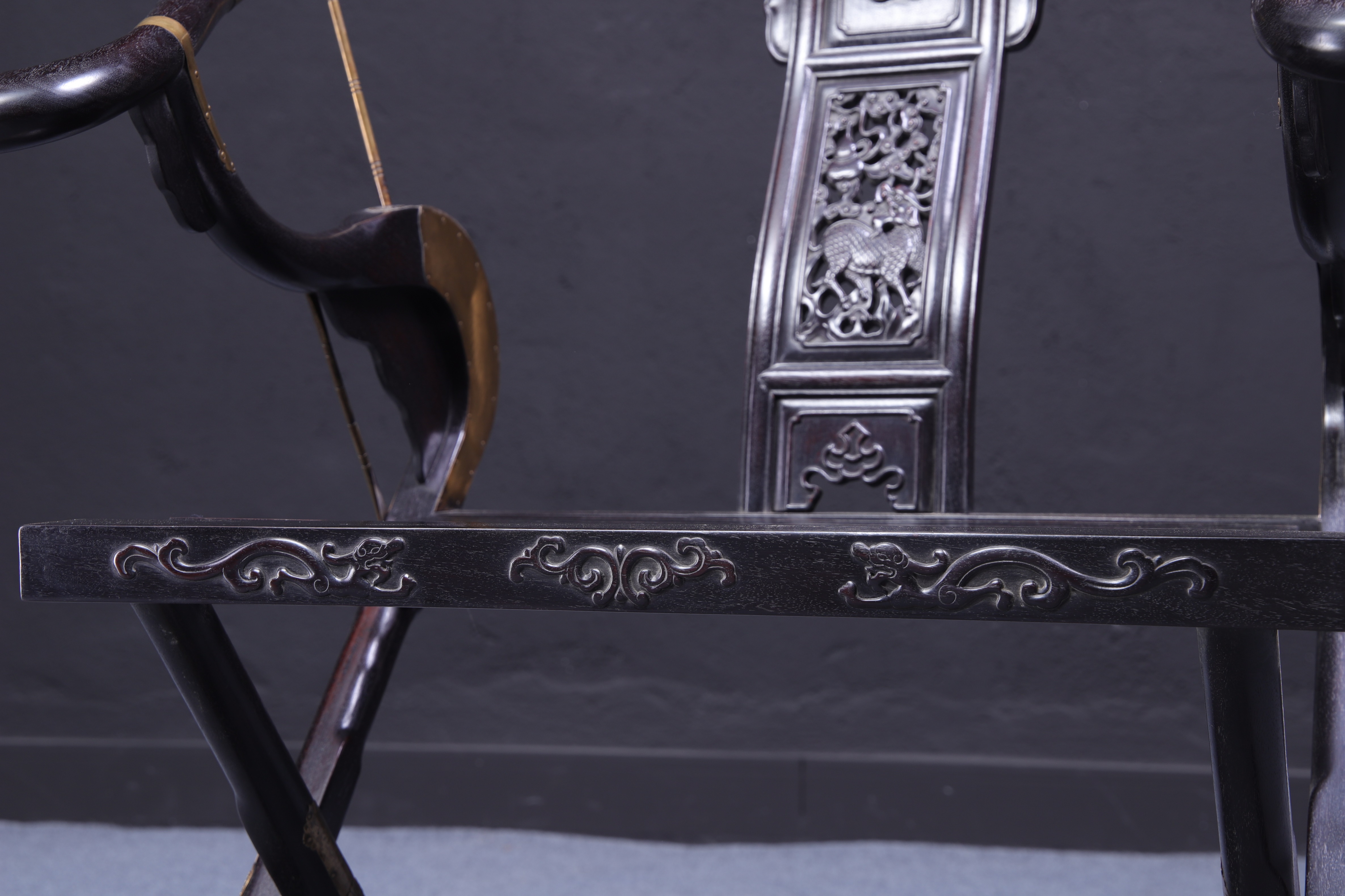 紫檀镶嵌剔红宝座,紫檀凤尾纹盘