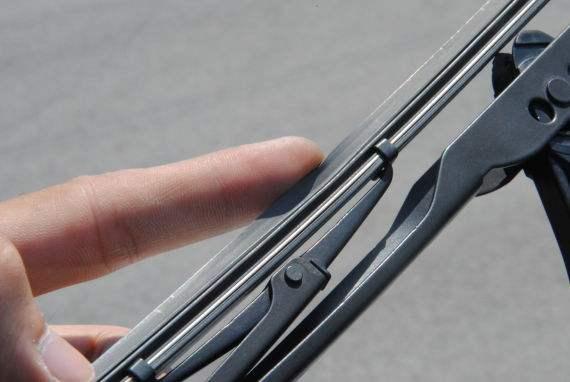 雨刮器刮不干净修车,雨刮器刮不干净别急换