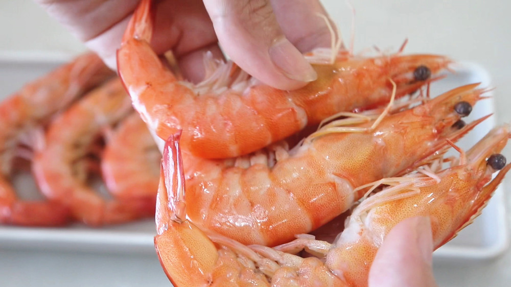 超市卖的冻鲜虾是河虾还是海虾,卖的虾和冻虾怎么区别