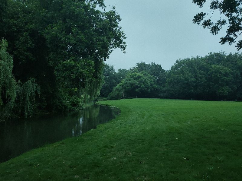 杭州西湖断桥好大的雨,杭州西湖断桥残雪夜景下雨