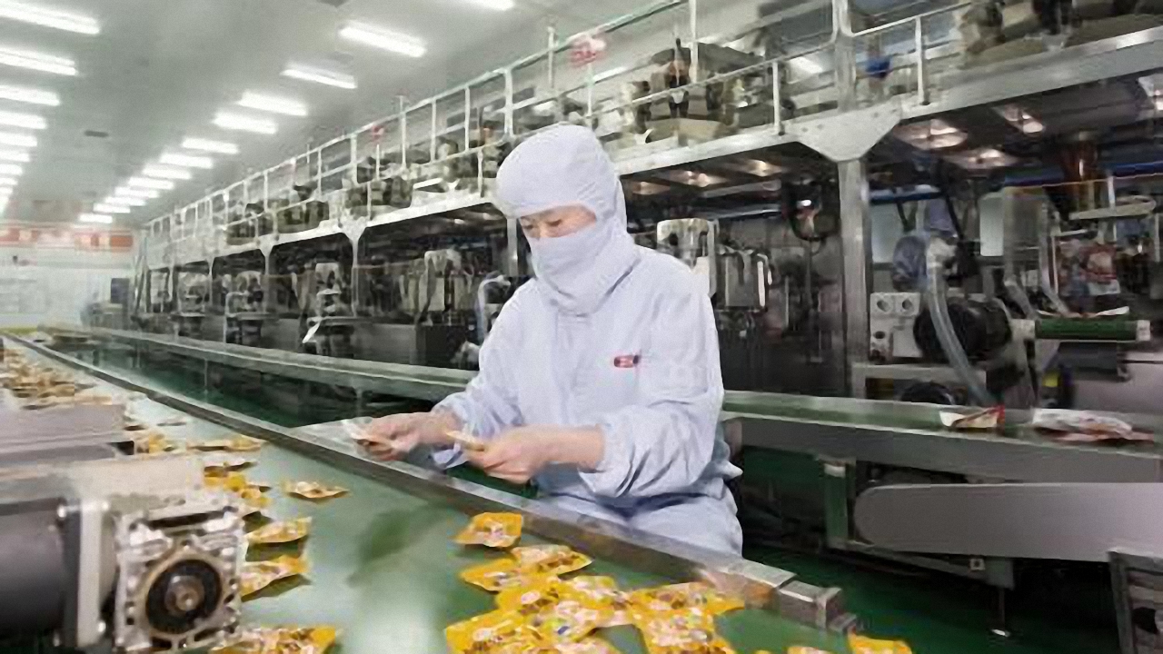 卫龙辣条车间是什么样子,1999卫龙辣条生产车间