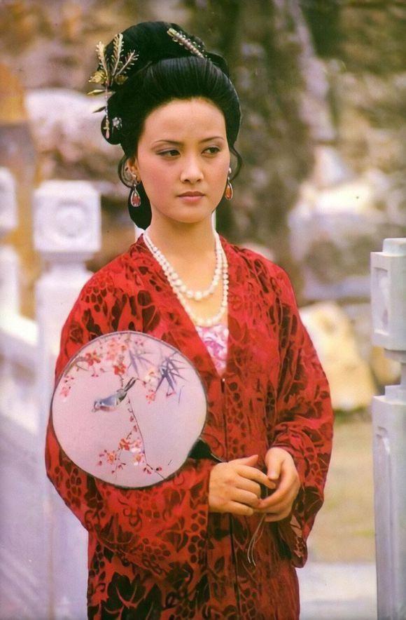 王熙凤为什么嫁贾琏,王熙凤为何会嫁给贾琏