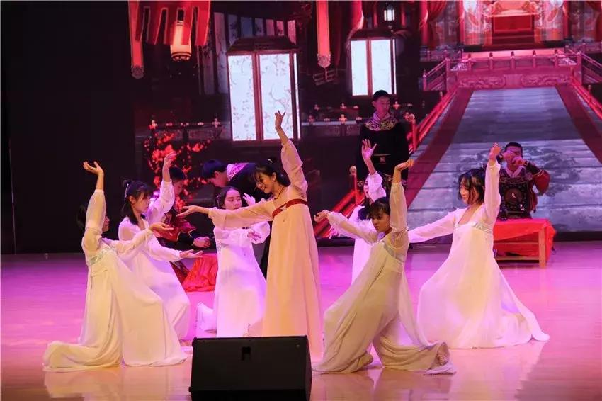 经开一中报名须知,叮咚您的备考秘籍已送达