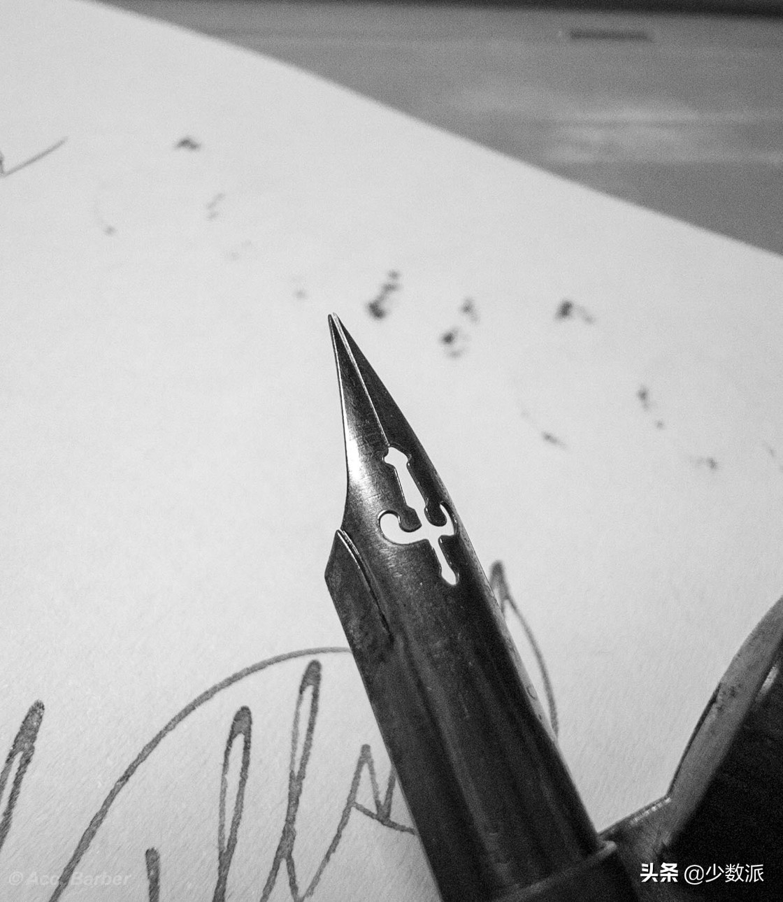 英文书法书写技巧练法,如何练习英语花体书法