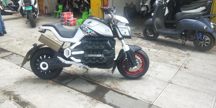 孤独夜里男孩的唯一陪伴，小厂电摩也有的情怀槽车详聊小猴m3！