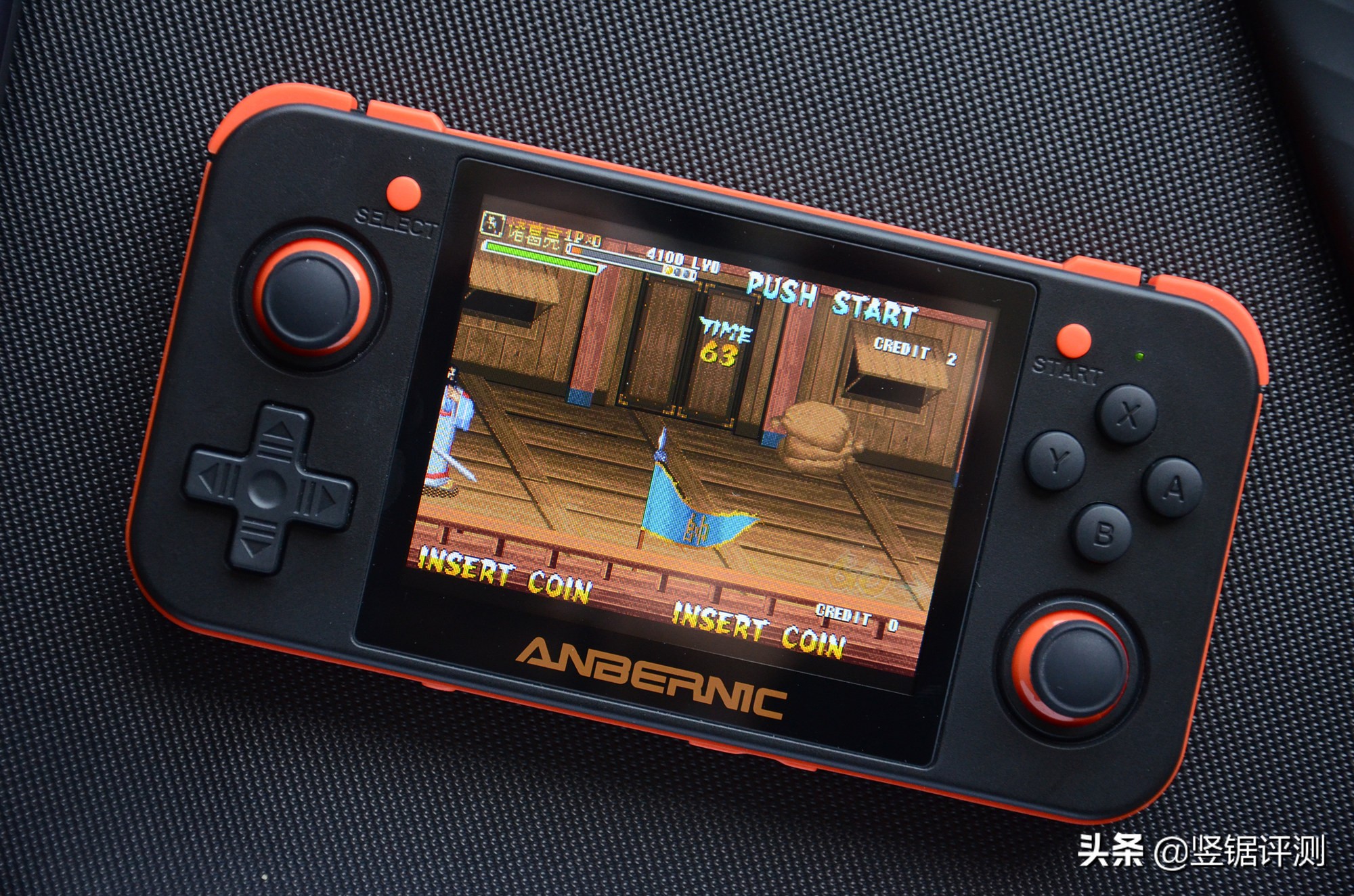 3.5英寸IPS屏，能模拟运行数千款游戏，国产“口袋掌机”评测