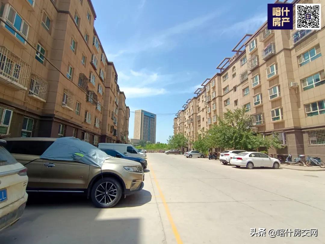 喀什11年房龄住宅—安泰小区，挂牌价6468元/㎡，停车竟不是困难
