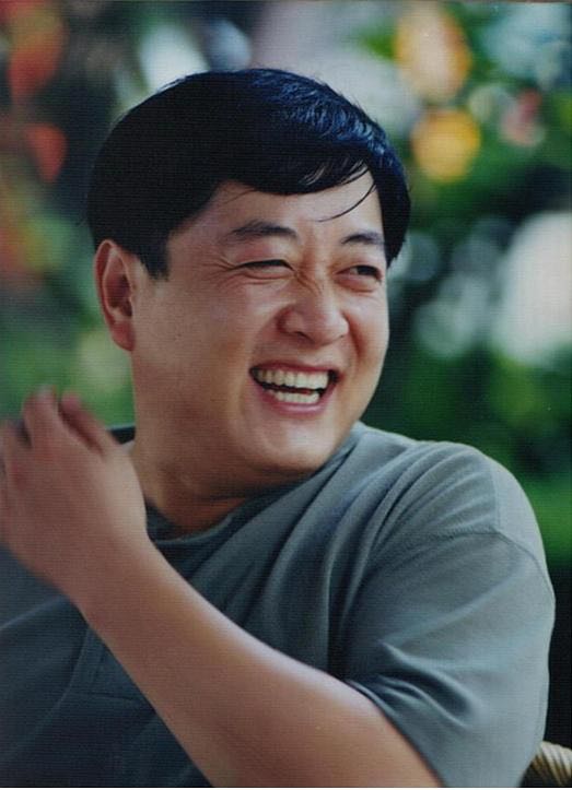 前央视主持人刘斌：三婚娶马蓉闺蜜，三次婚姻均失败，62岁养三娃