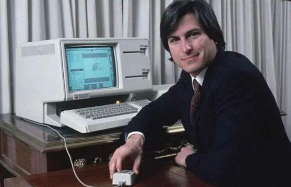 苹果弃女丽萨:不被乔布斯承认的长女,父亲临死前还羞辱她像厕所