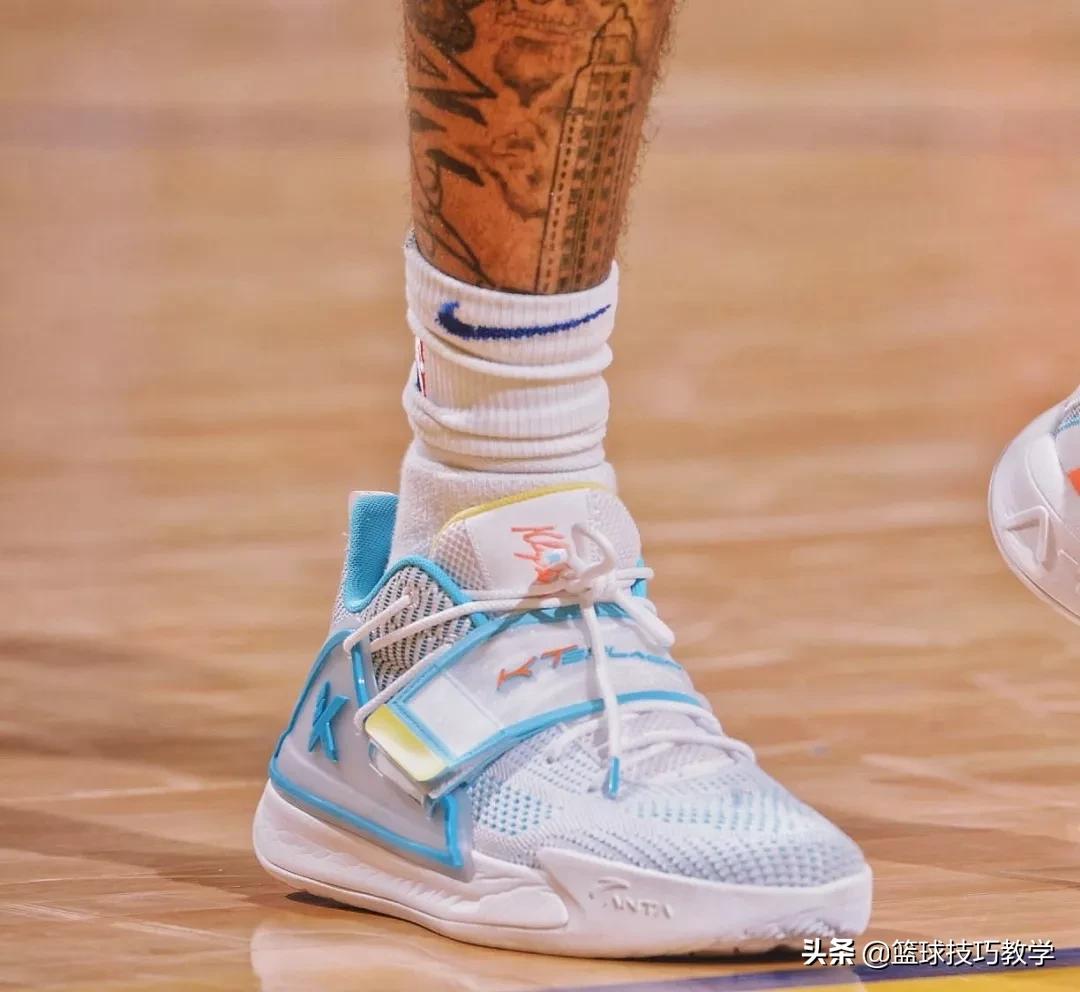 克莱汤普森回归首秀穿什么鞋 (克莱汤普森复出首秀什么鞋)