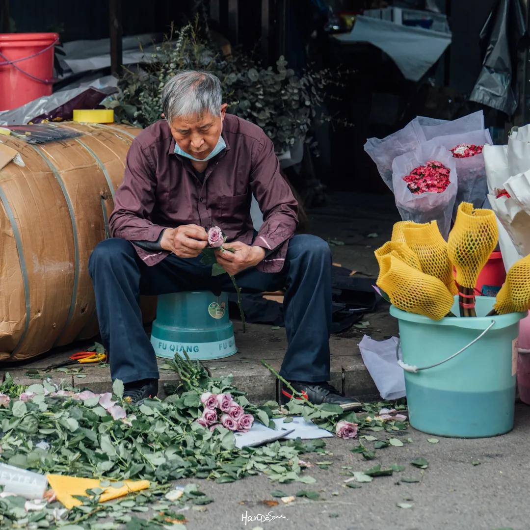 武汉地铁循礼门鲜花花市,武汉循礼门花市蓝色玫瑰