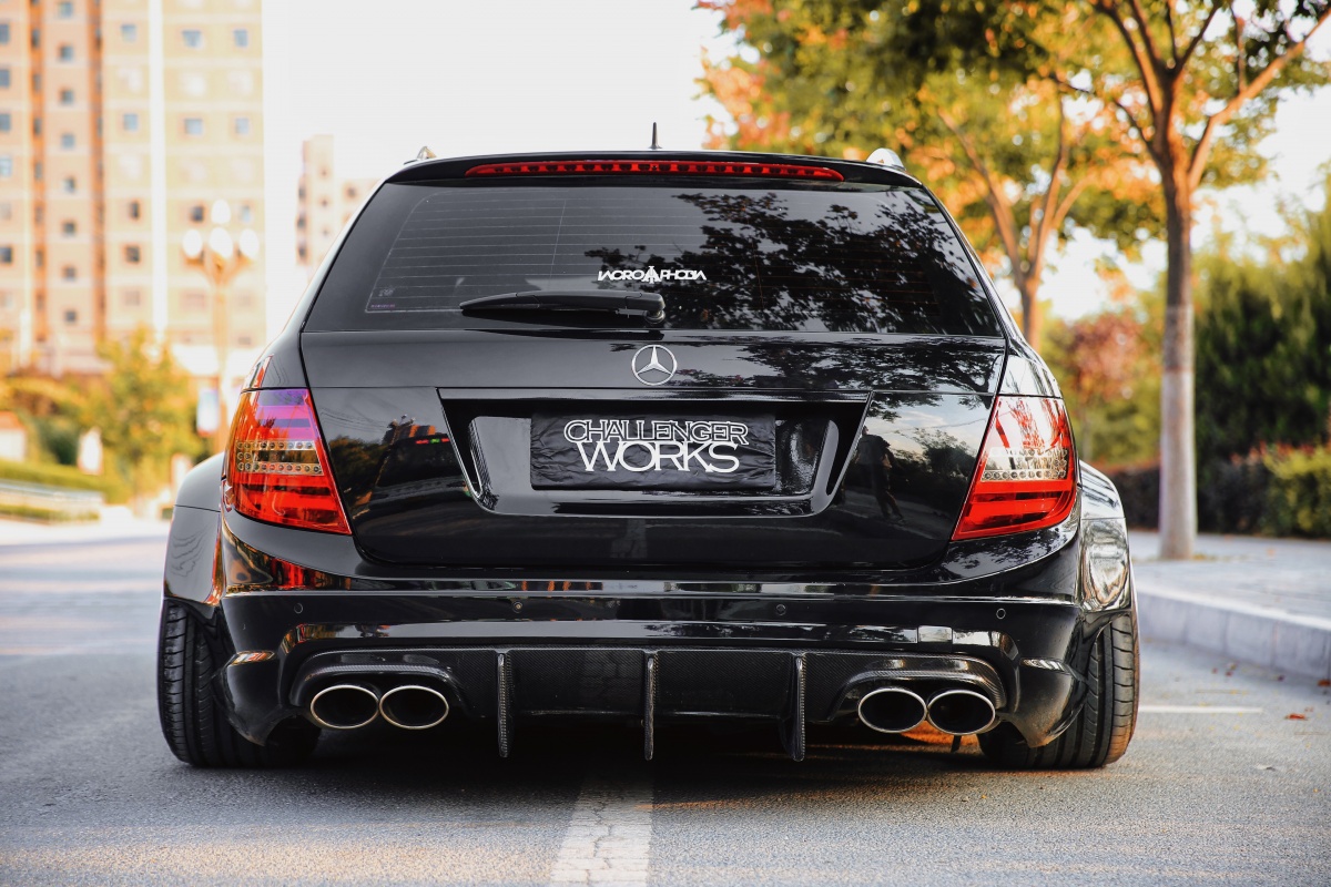 新款奔驰c200改装最帅效果,小县城越野改装店