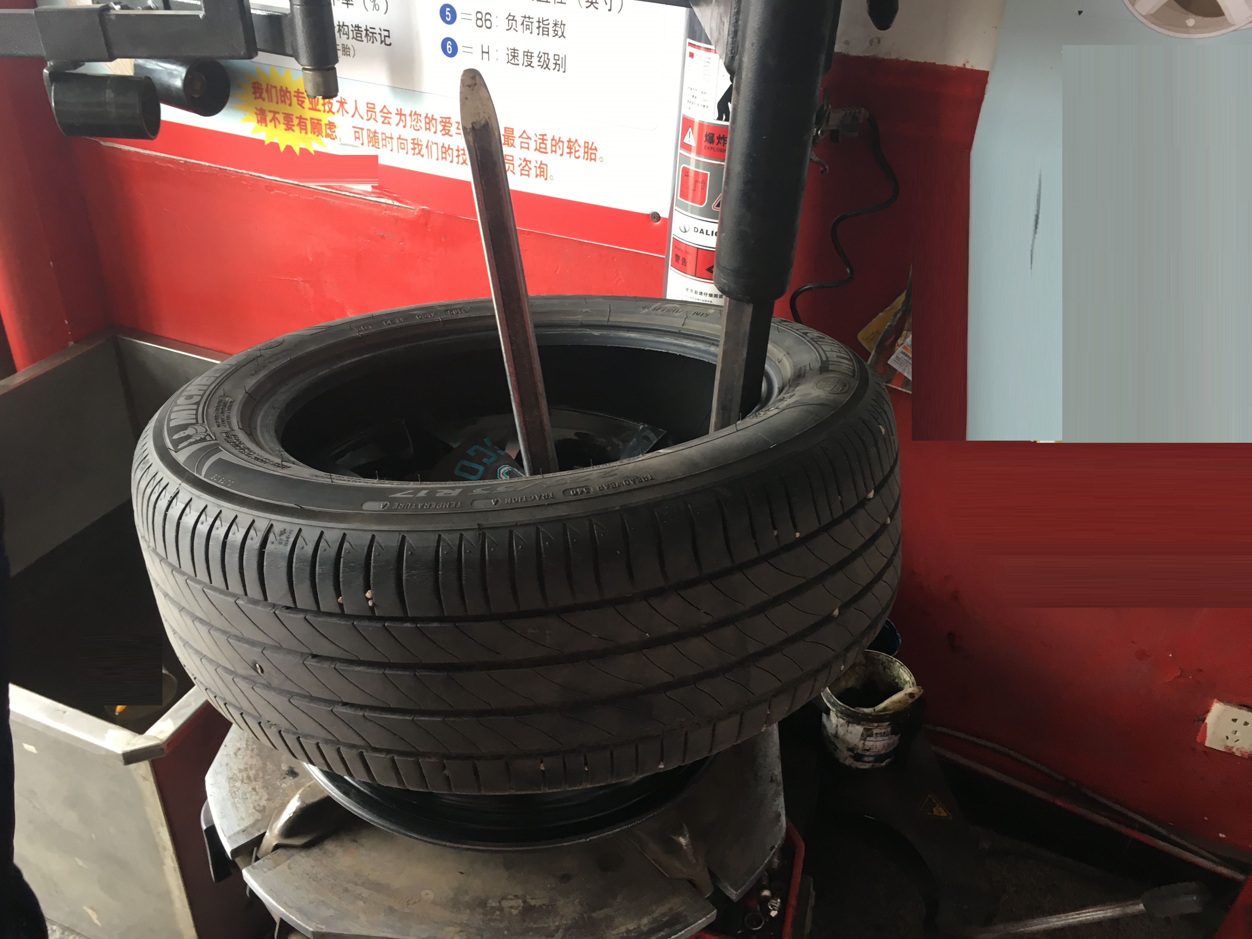 米其林轮胎可以换两个牌子吗,换多少钱的米其林轮胎比较合适