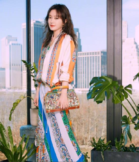 秦岚成内地首位形象大使,秦岚亮相央视春晚