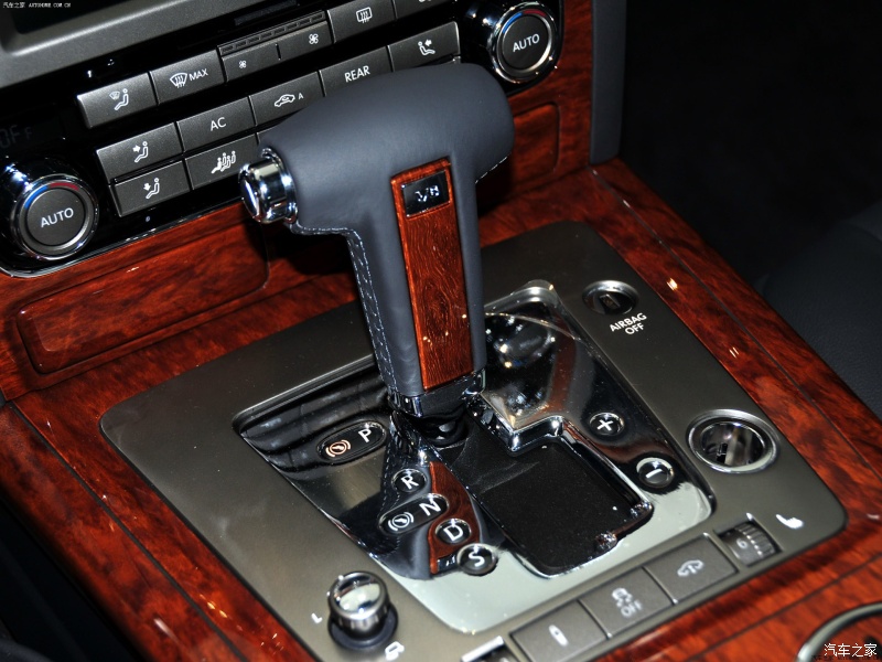 德累斯顿铜雕塑,德累斯顿的国宝级建筑