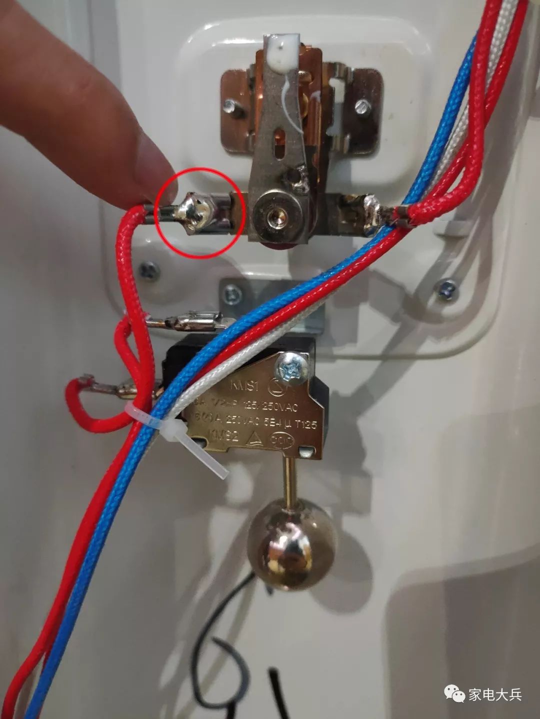 格力美的先锋油汀,格力艾美特取暖器测评