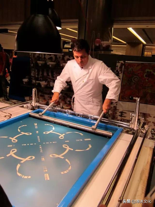 爱马仕丝巾是什么做的,爱马仕丝巾灵感来自哪里