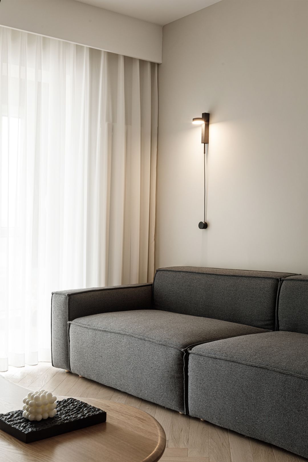 北京夫妻的断舍离装修，打满柜子做收纳，全屋奶咖色温馨又高级