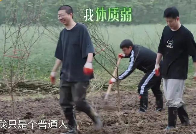 jennie最新冬日穿搭 (jennie比伯教程)