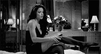 肖战采访练腿,肖战采访谈杨紫身材好